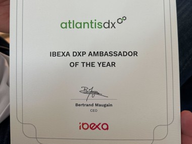 Foto: Urkunde Ibexa DXP ambassador of the year für atlantis dx